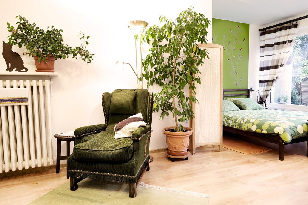 Lovely Garden Flat near Royal Park Varşova Oda fotoğraf