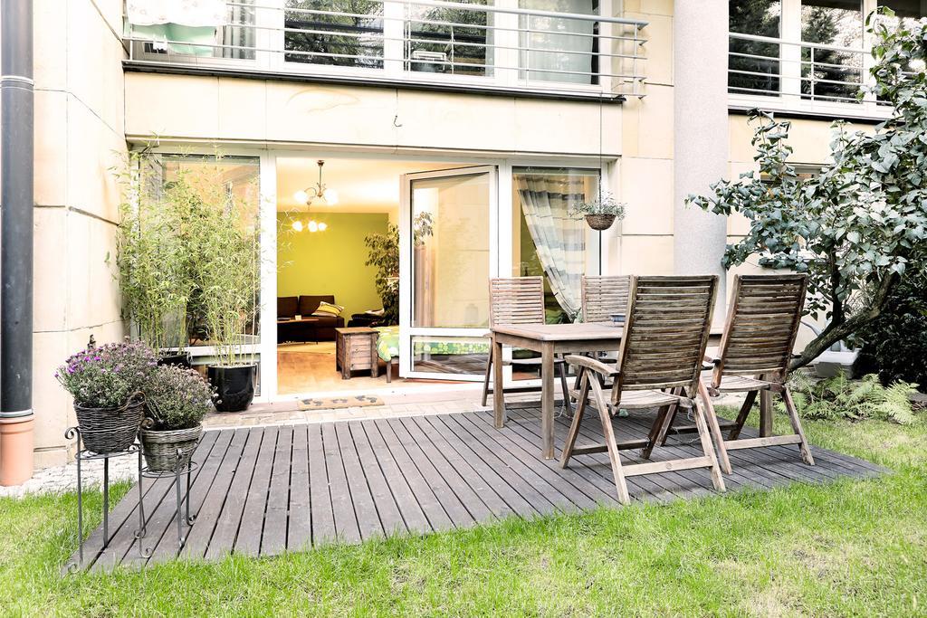 Lovely Garden Flat near Royal Park Varşova Oda fotoğraf
